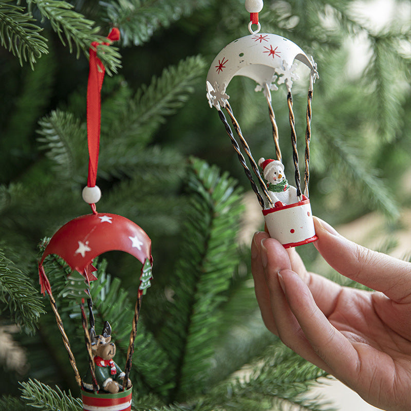 iabler-christmas-balloon-ornaments-detail