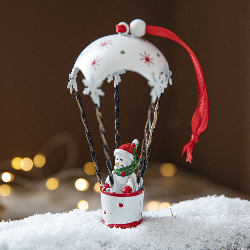 iabler-white-balloon-ornament-display