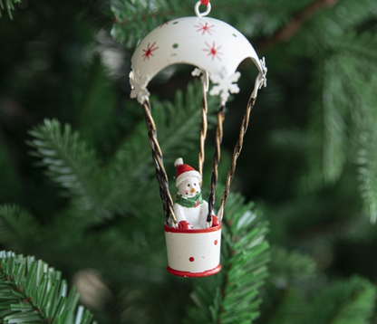iabler-white-balloon-ornament-tree